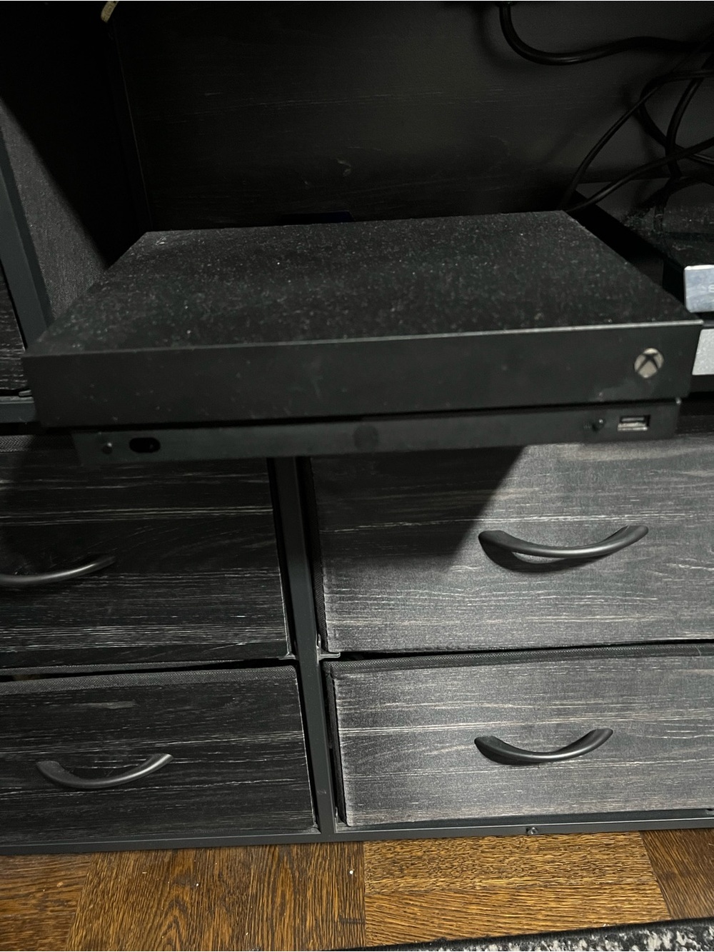 Xbox One X - Picture 2 of 4